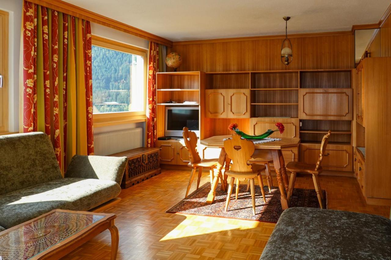 Waldchalet Steinbock Sankt Anton im Montafon Buitenkant foto